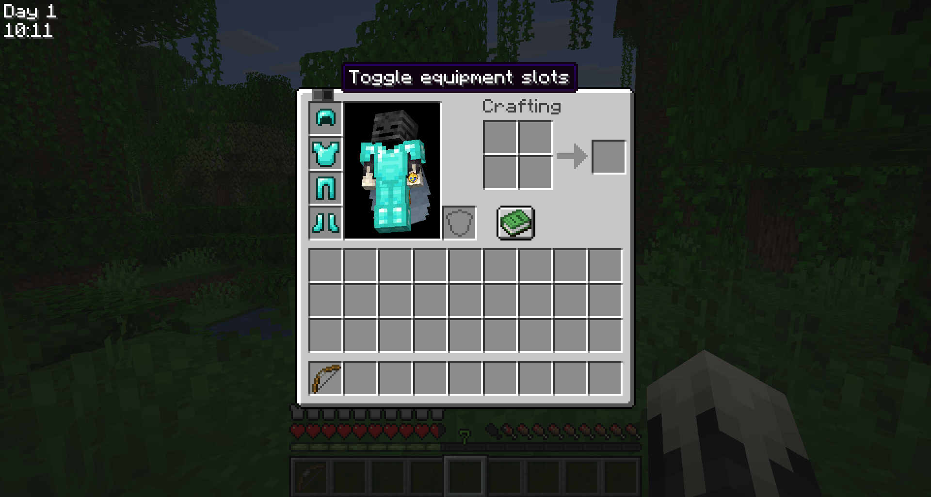 With this button we can show the inventory slots to equip or unequip the corresponding items.