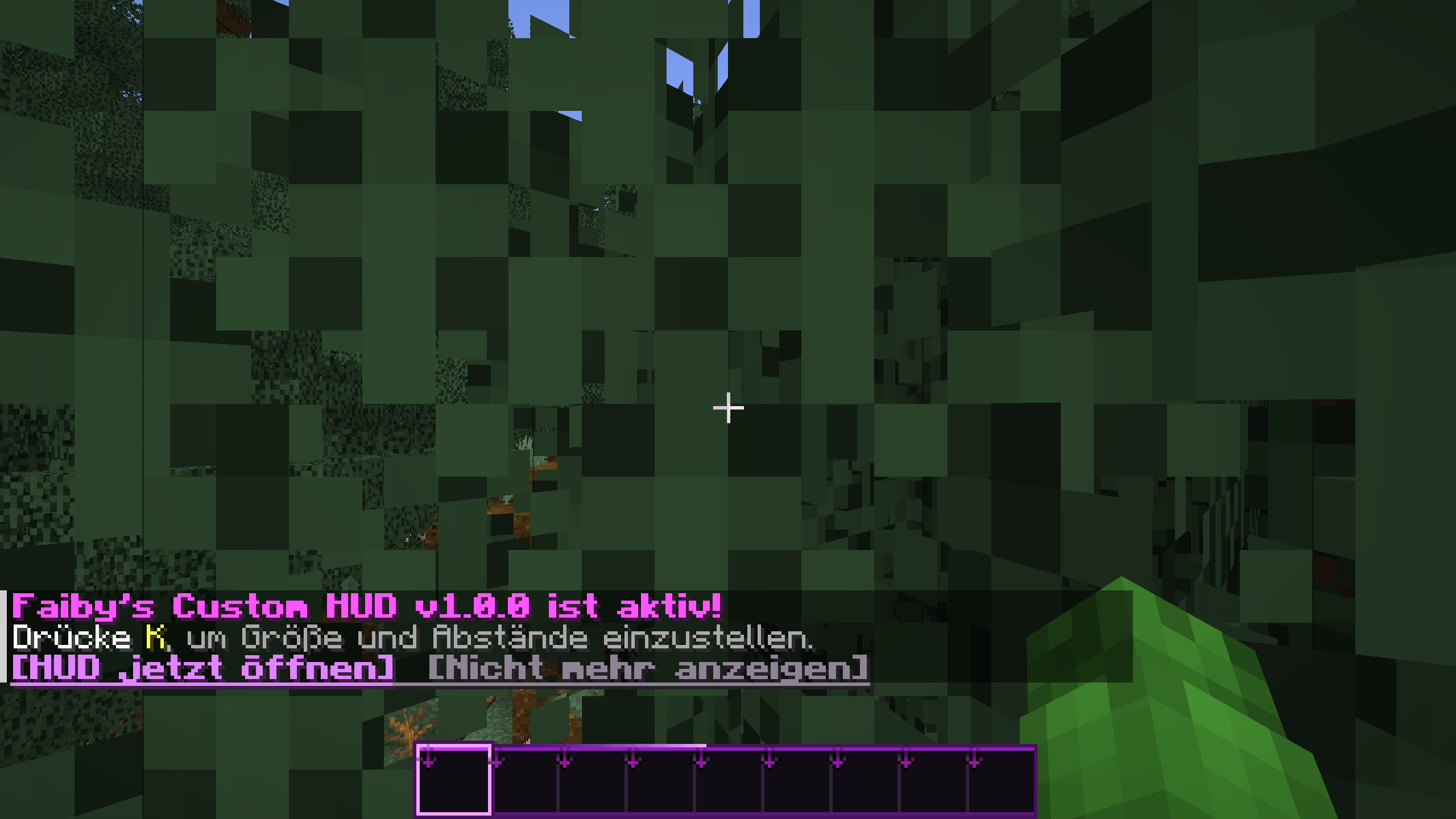 Thumbnail The violet hotbar and local chat hint in Minecraft. Press K or click “HUD jetzt öffnen” to access the HUD settings.