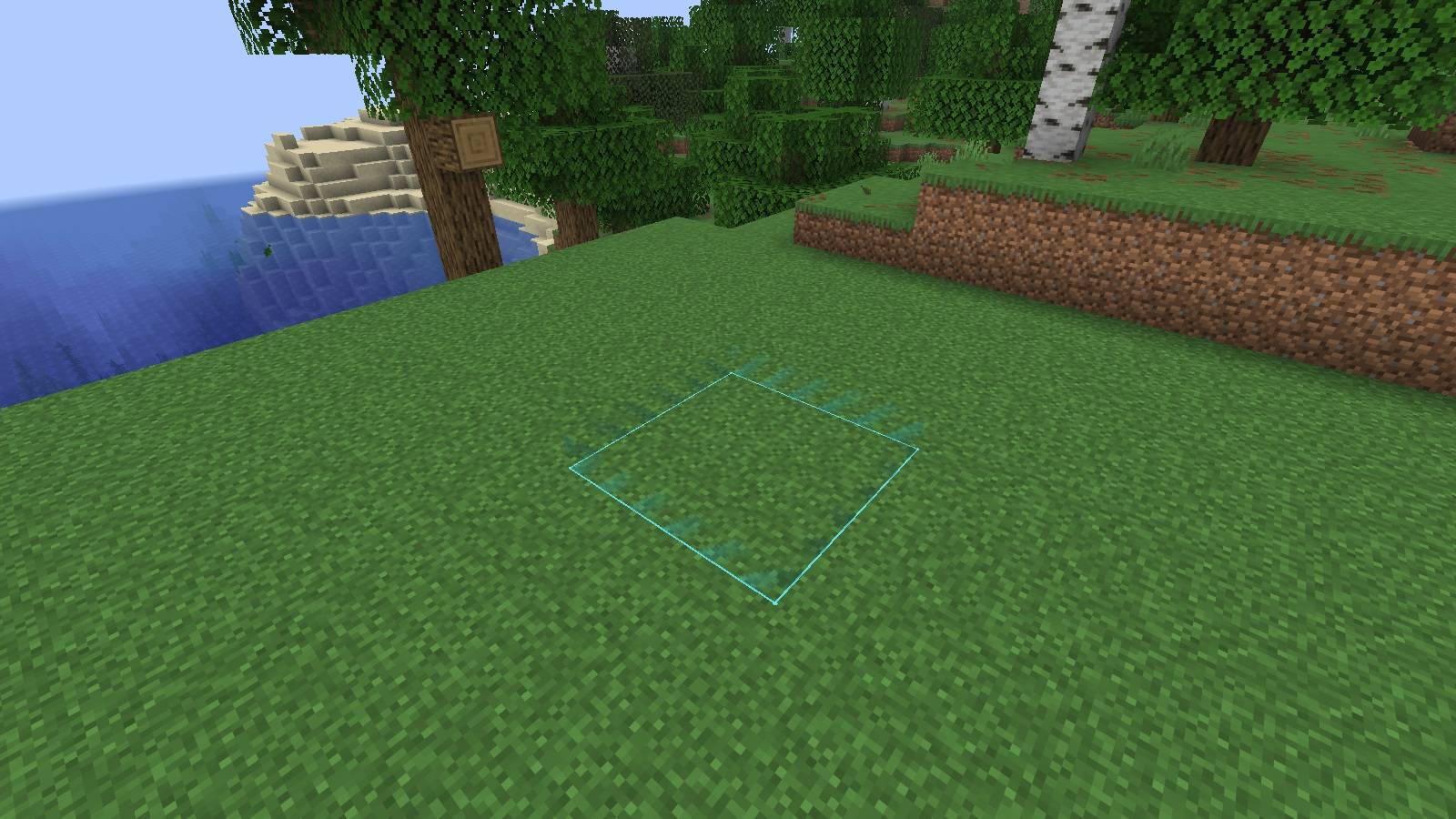 The starting area before unlocking any columns. Actual Minecraft 26.2 screenshot from a staged demonstration world. Border colors can be customized.