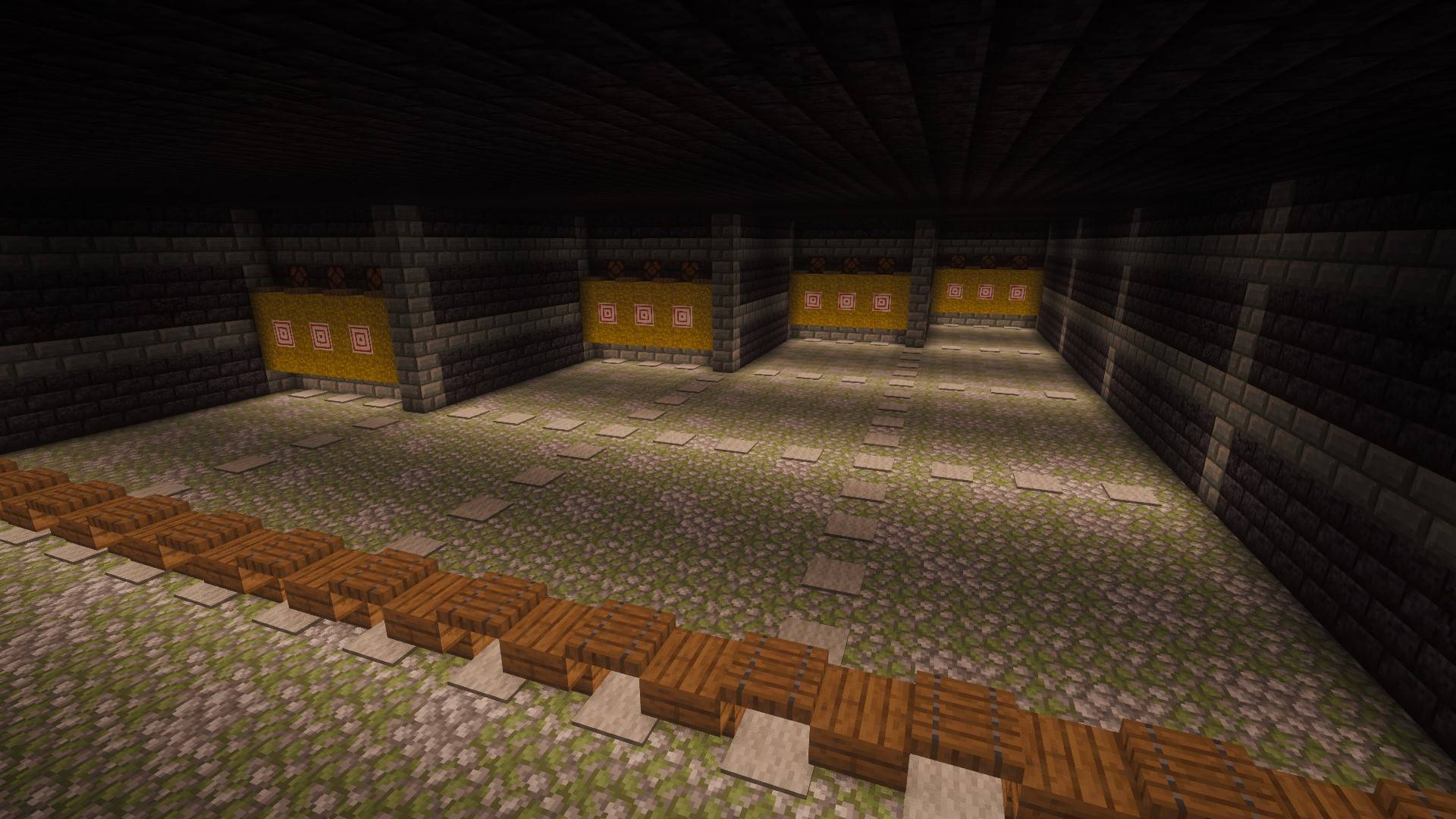 Thumbnail Archery practice range with redstone lamps signalling a bullseye.