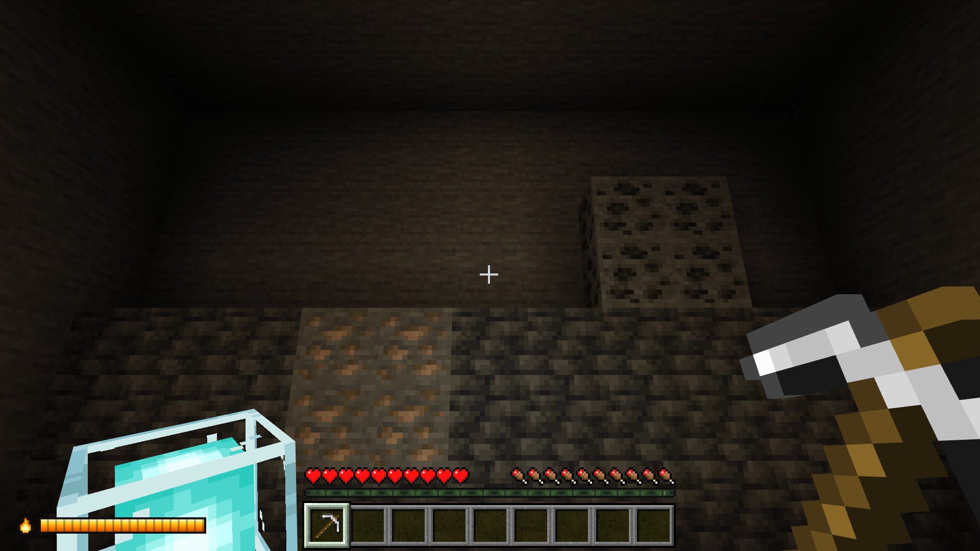 Patreon edition with Beacon in the offhand and the left corner durability bar