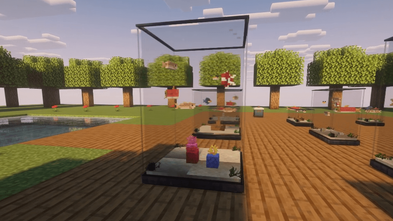 Thumbnail Sneak + Use with empty hands switches to the next decor without touching the fish.