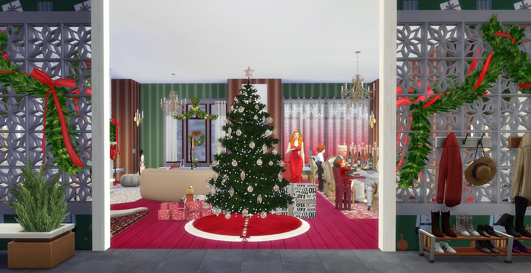In my family, the tree was a l w a y s decorated in Gold and red. Did you know that the red Christmas Balls were invented by a German glassblower who was too poor to decorate his tree with red apples - that was the Nordic Tradition actually? :D