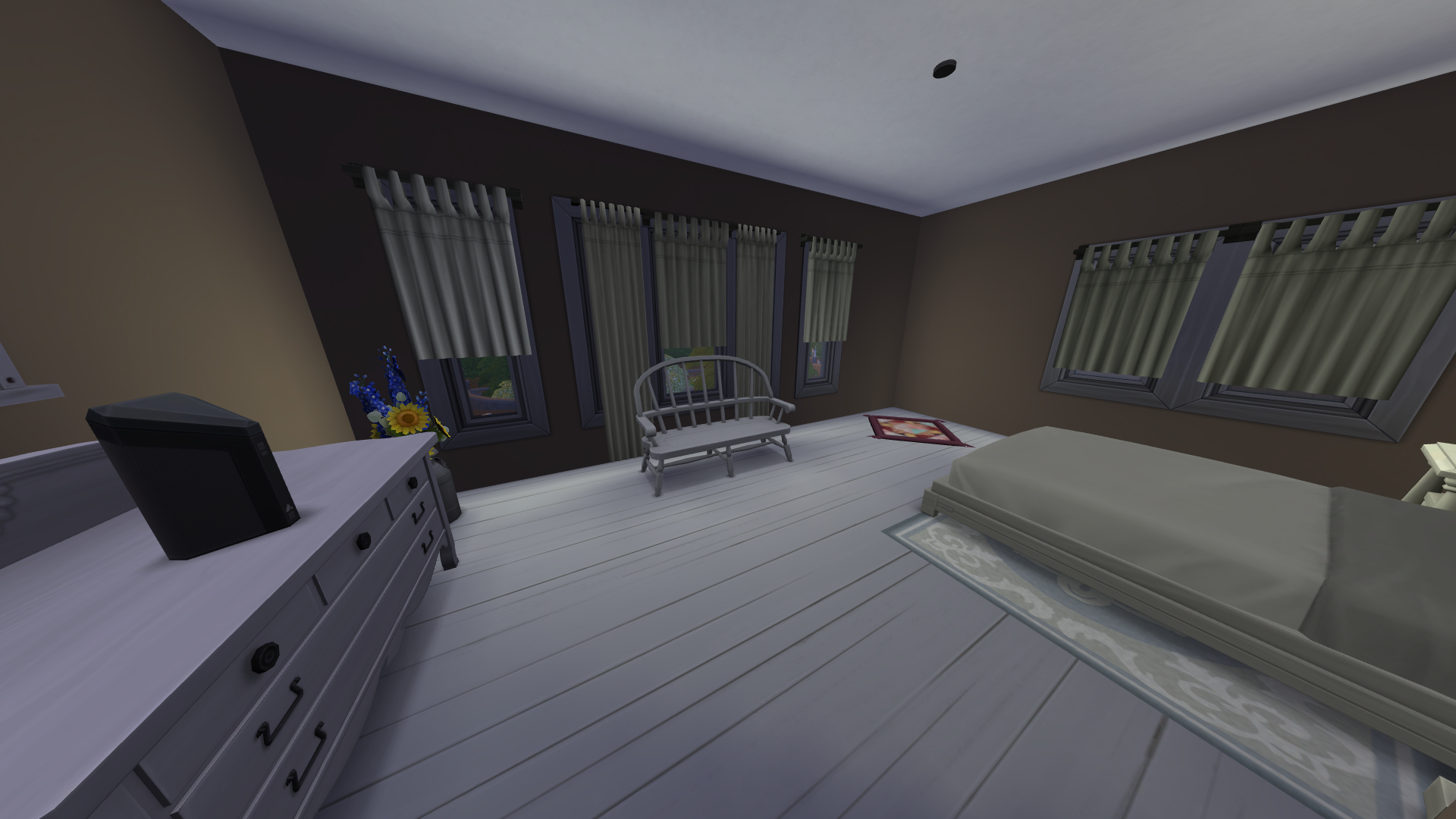 Thumbnail The primary bedroom is on the first floor