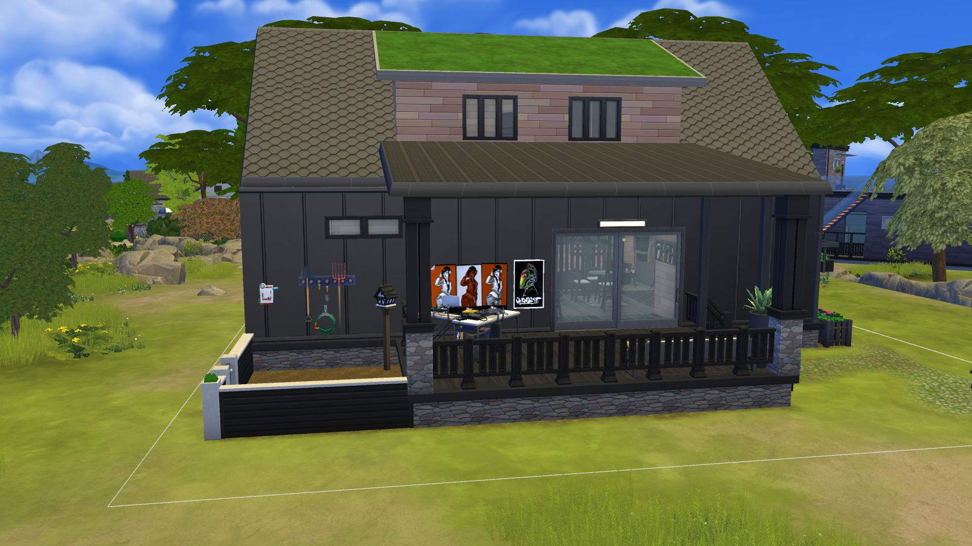 Thumbnail Side of the home and the covered porch