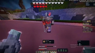 Combat overlays and hotbar
