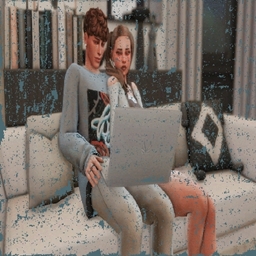 Together on a Laptop By UTOPYA_cc Spanish Translation