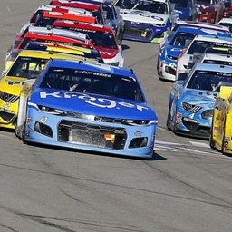 NASCAR / Marine Corps Careers par KiaraSims4mods - trad FR