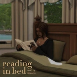Reading in bed by Simkatu /  Spanish translation by GatamolLunastra