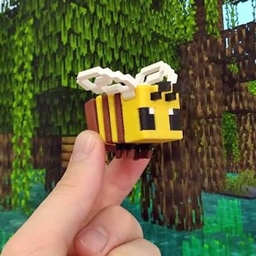 Bee-Ing Present